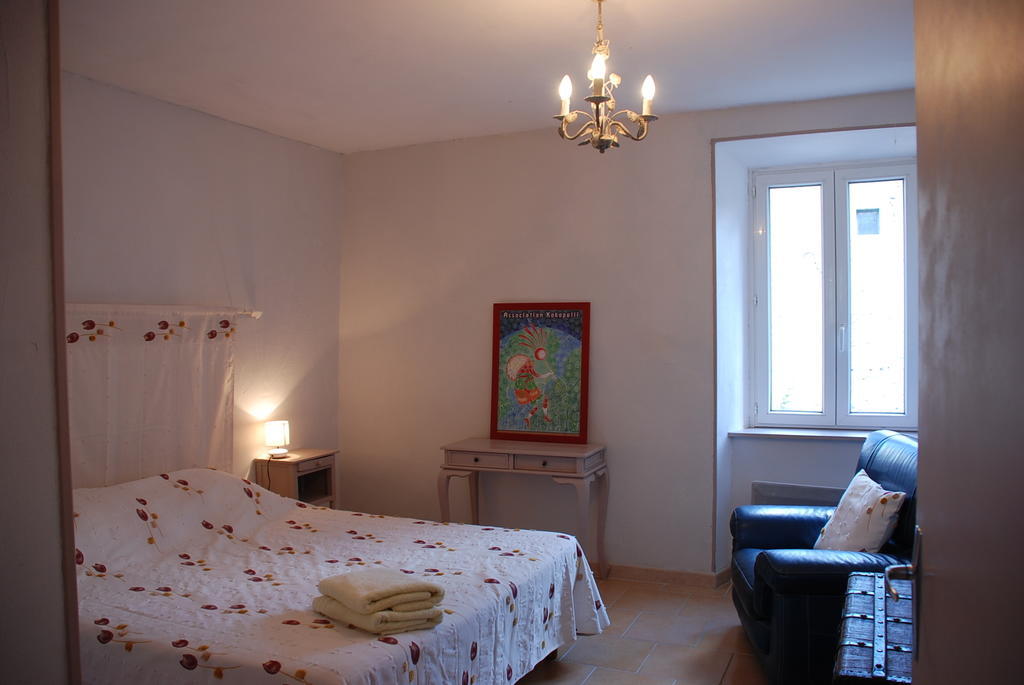 Les Jardins Du Mas Evesque Bed & Breakfast Rousson  ภายนอก รูปภาพ