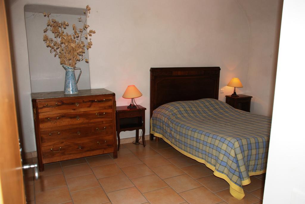Les Jardins Du Mas Evesque Bed & Breakfast Rousson  ห้อง รูปภาพ