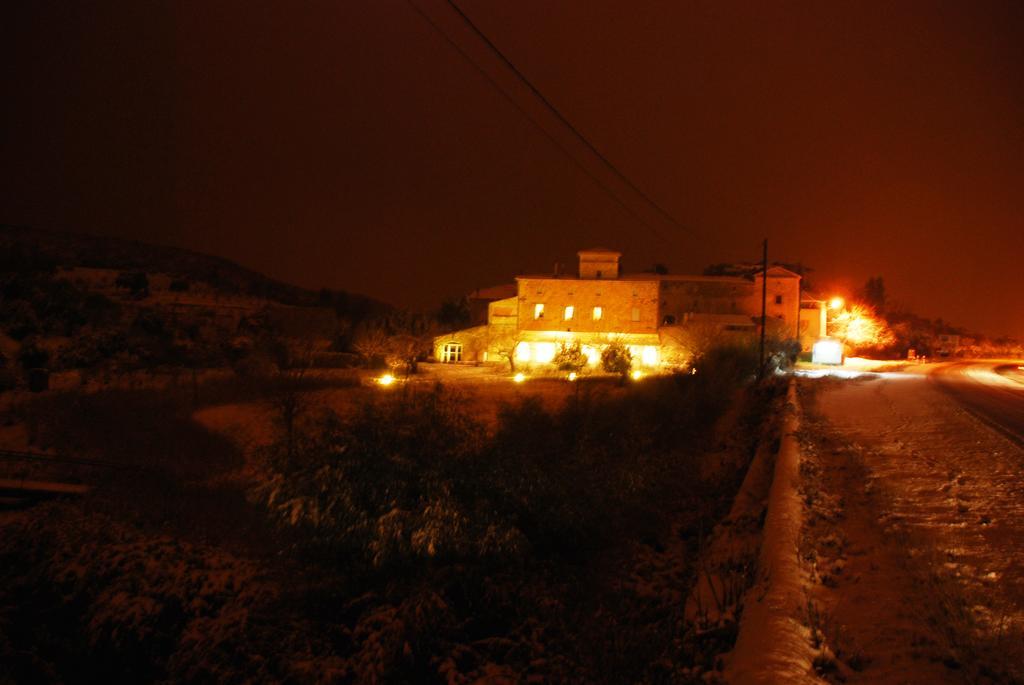 Les Jardins Du Mas Evesque Bed & Breakfast Rousson  ภายนอก รูปภาพ